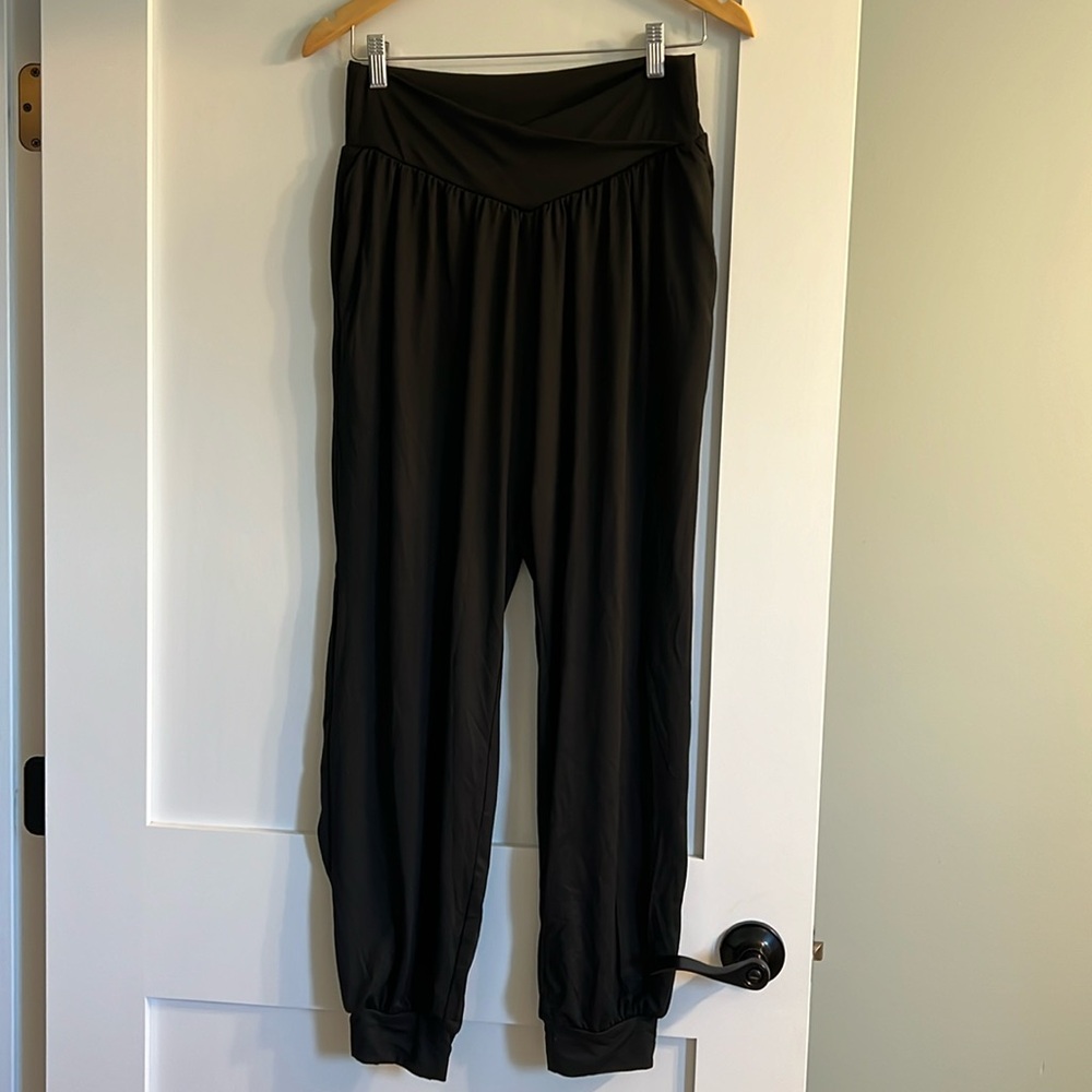 NWT Black Yoga pants